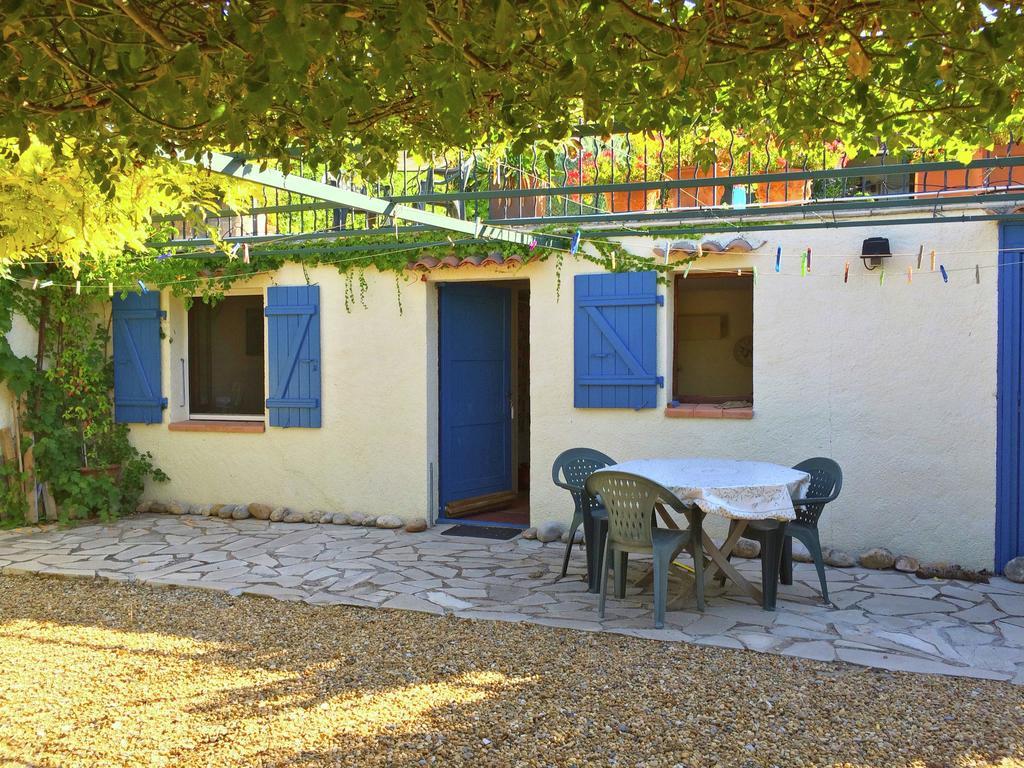 Lovely G Te With Private Pool Монтаньяк Экстерьер фото